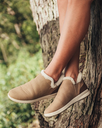 OluKai® Mālua Hulu Boots - Tommy Bahama Women