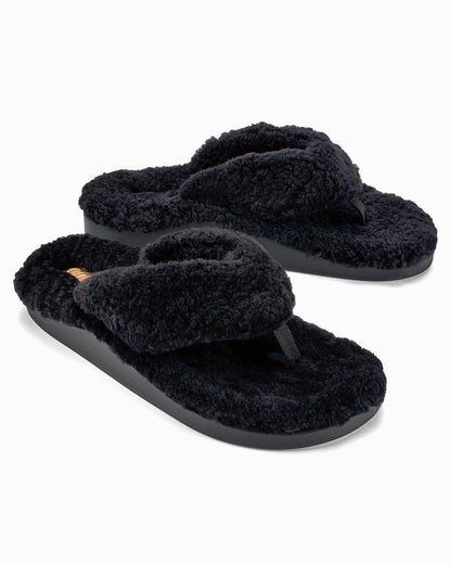 OluKai® Kipe'a Heu Slippers - Tommy Bahama Women