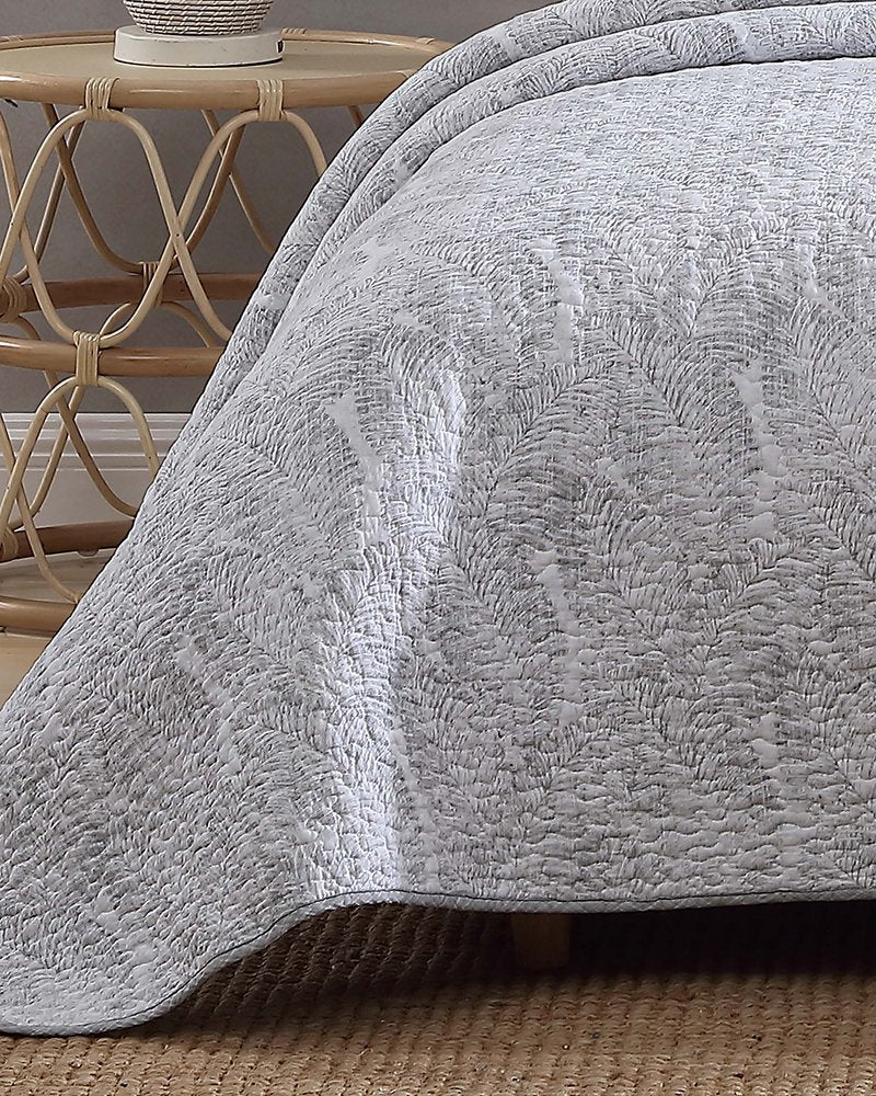 Water Leaves 3-Piece Full/Queen Quilt Set - Tommy Bahama Beach & Home