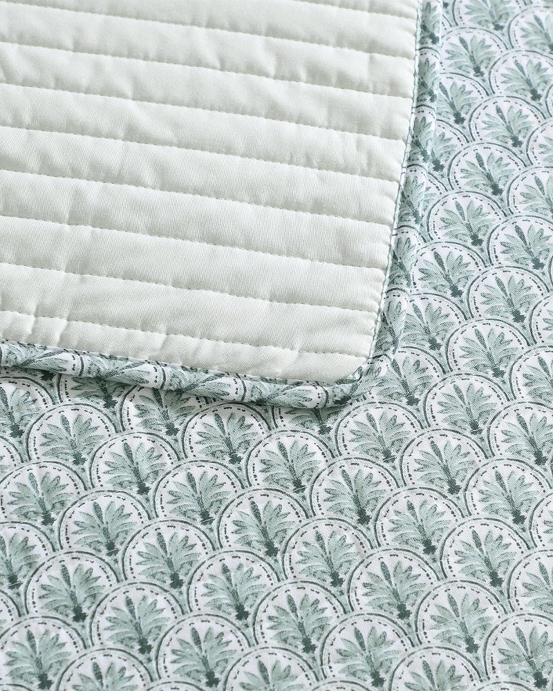 Coastal Batik 3-Piece Full/Queen Quilt Set - Tommy Bahama Beach & Home