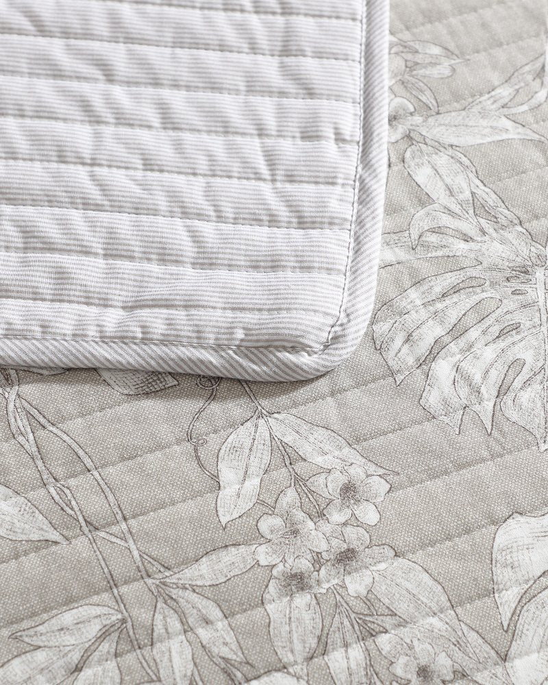 Jungle Toile Reversible 3-Piece Full/Queen Quilt Set - Tommy Bahama Beach & Home